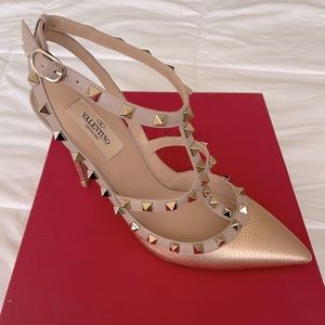 VALENTINO GARAVANI Rockstud 105 Metalic Textured-Leather Pumps